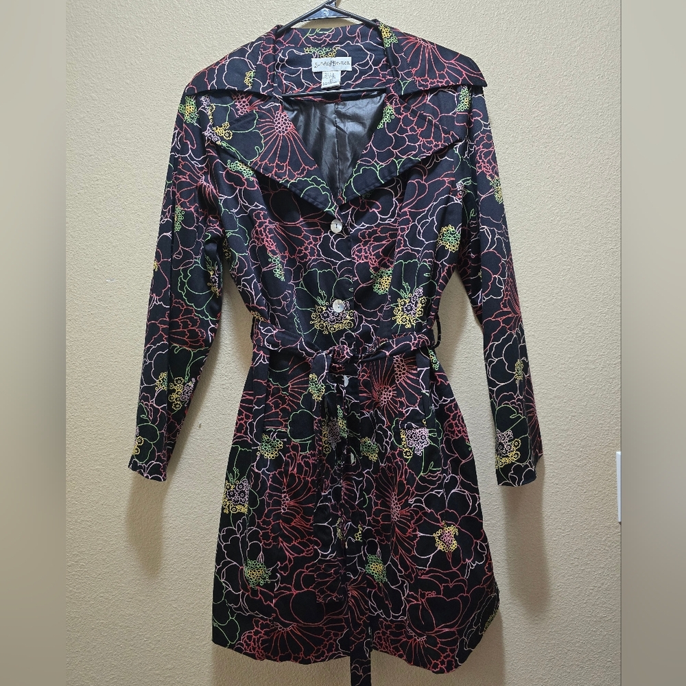 Sunday Brunch Wemons 97% Cotton size L long tide jacket with small shoulder pads